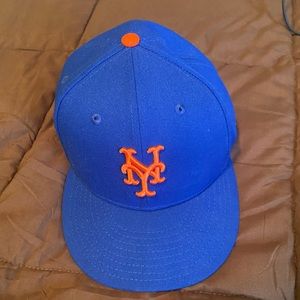 Mens New Era fitted hat (size 7 3/8)